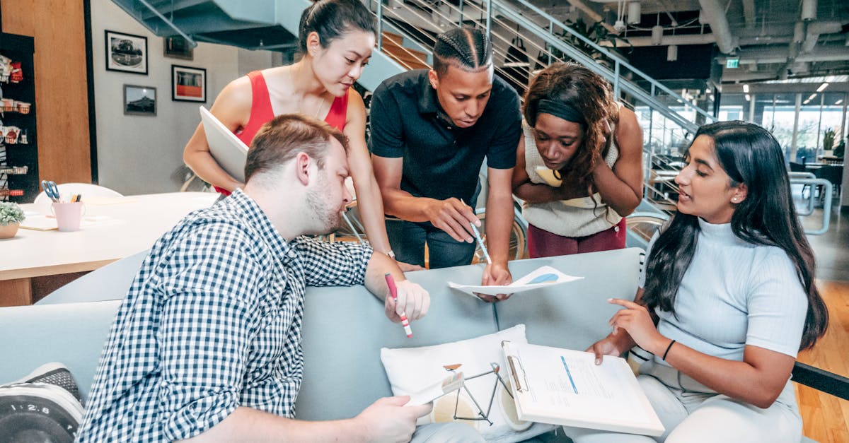 实名微信号批发：短信营销的影响因素与未来发展趋势